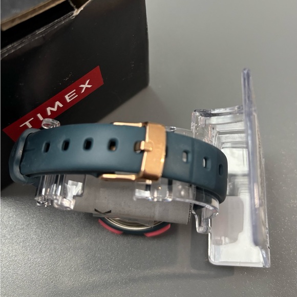 Timex Ironman Smartwatch - Black and Gold - Picture 5 of 6